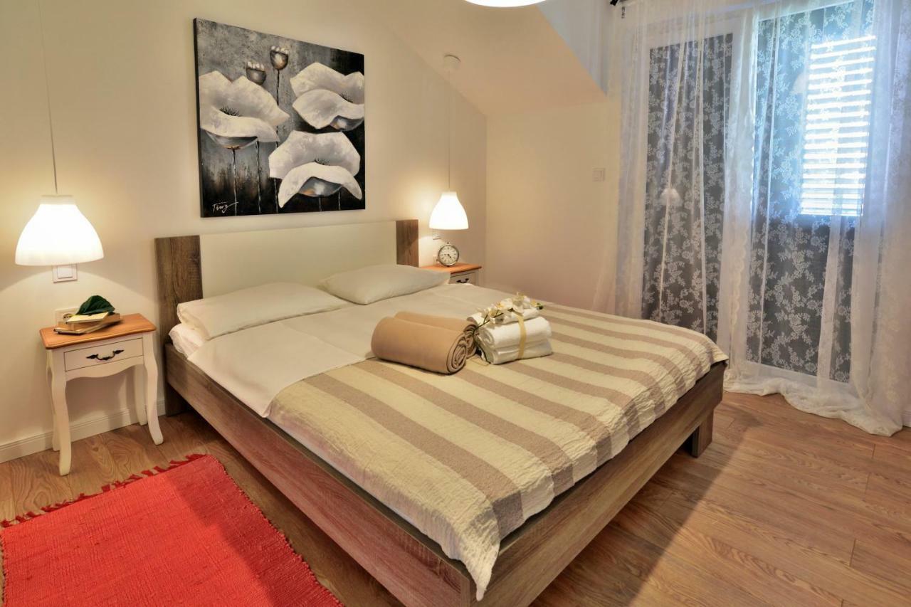 Apartmani Julija Vodice Extérieur photo