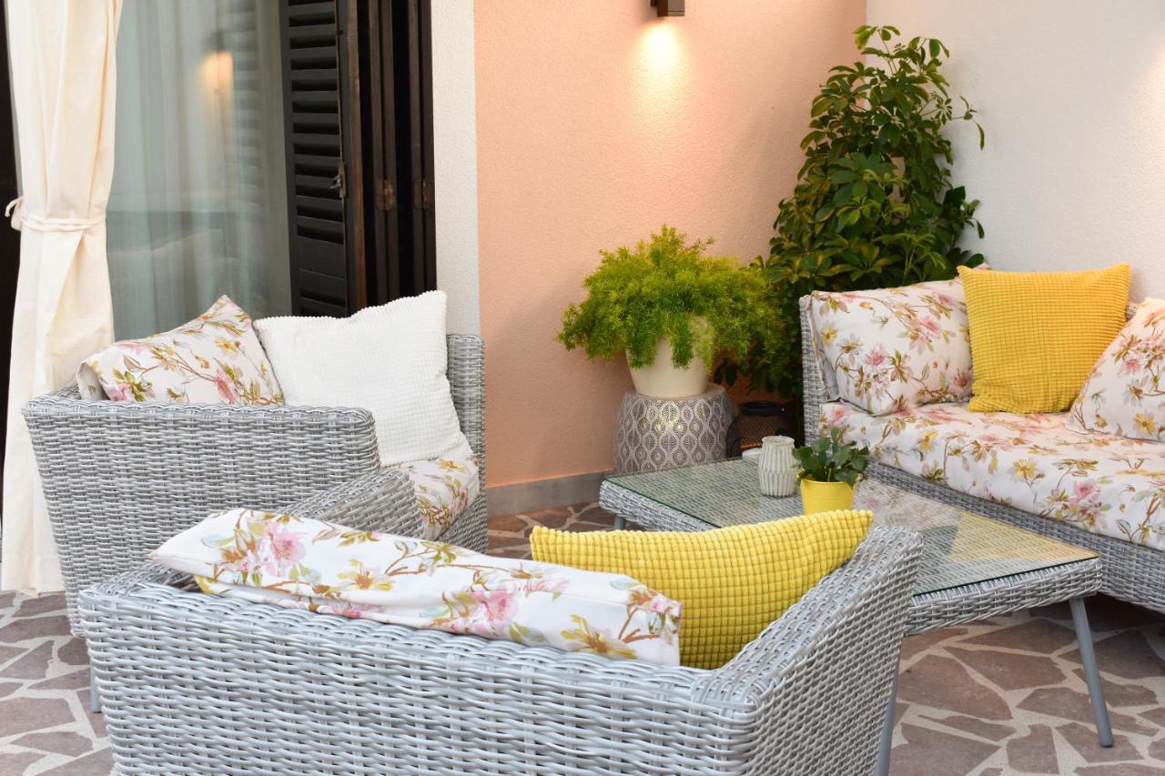Apartmani Julija Vodice Extérieur photo